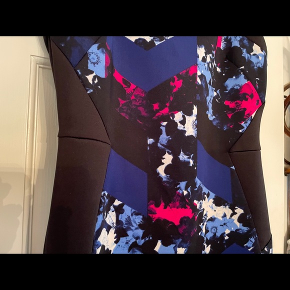 Metaphor vibrant design sheath Size Medium. - Picture 6 of 10